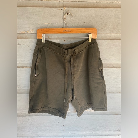 Lululemon Relaxed-Fit French Terry Short 9"
Large - Picture 5 of 6